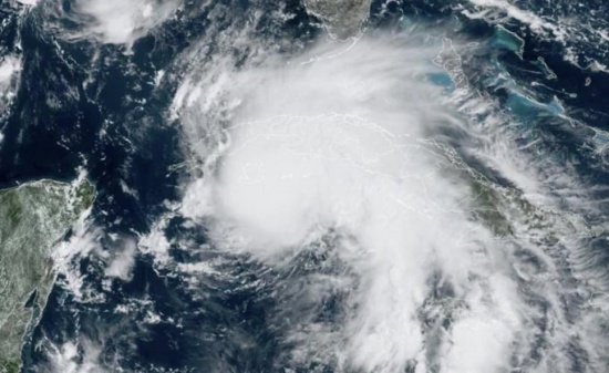 超強(qiáng)颶風(fēng)艾達(dá)登陸美國(guó)