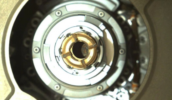 毅力號火星探測器收集到第一個巖石樣本