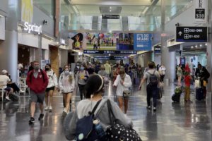 美國解除對中國和其他國家的旅行限制