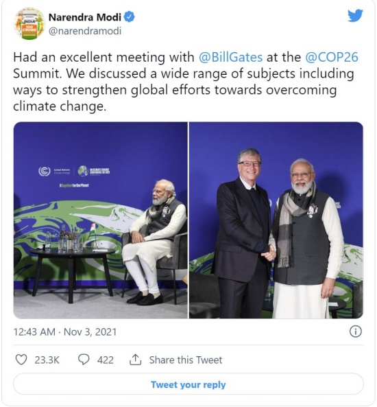 莫迪穿著秋褲裙子像小丑一樣會(huì)見比爾蓋茨