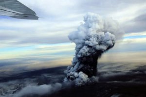 冰島最活躍火山格里姆斯沃特火山爆發(fā)橙色預警