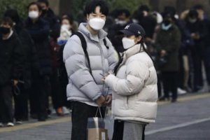 結束“與Covid共存” 韓國重新實施限制措施