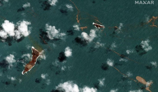 受海嘯襲擊后湯加的衛(wèi)星圖像