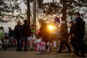 俄烏戰(zhàn)爭爆發(fā)以來 超過43000名烏克蘭人逃往羅馬尼亞