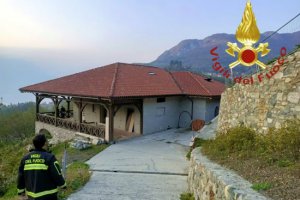 意大利湖別墅發(fā)生火災(zāi) 從俄羅斯富豪手中霸占的房產(chǎn)