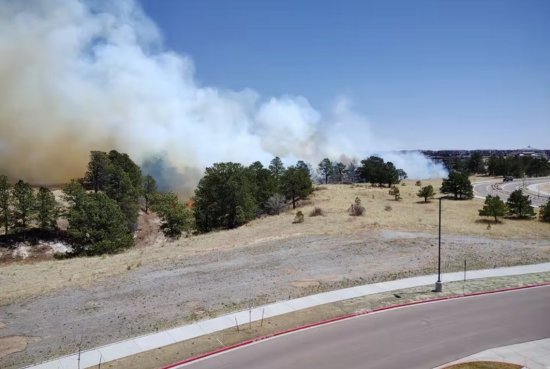 野火席卷新墨西哥州 數百處房屋被毀