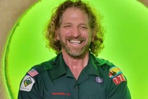 佛羅里達科學家在海底度過100天說他希望成為“超人