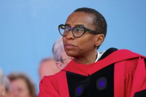 哈佛校長蓋伊在證詞不佳和抄襲指控后辭職