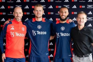 曼聯從拜仁慕尼黑簽下德里赫特和馬茲拉維