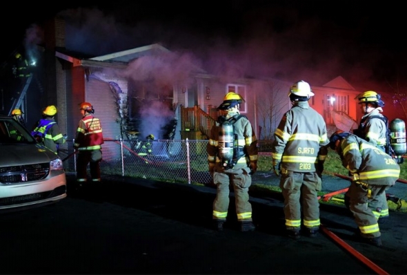 周五晚上,芒特珀爾發(fā)生房屋火災,導致四人流離失所。