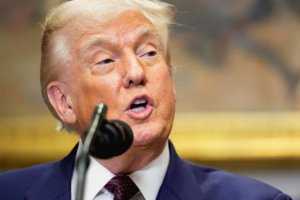 億萬富翁支持特朗普 中期選舉前籌集2.74億美元