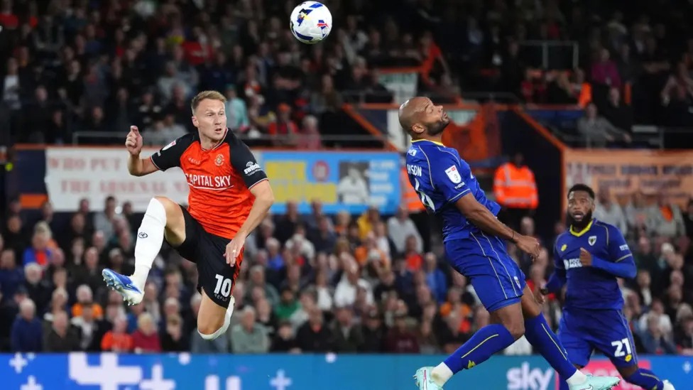 比賽原本有望以0-0戰平，直到第85分鐘瑞恩&middot;約翰遜的烏龍球