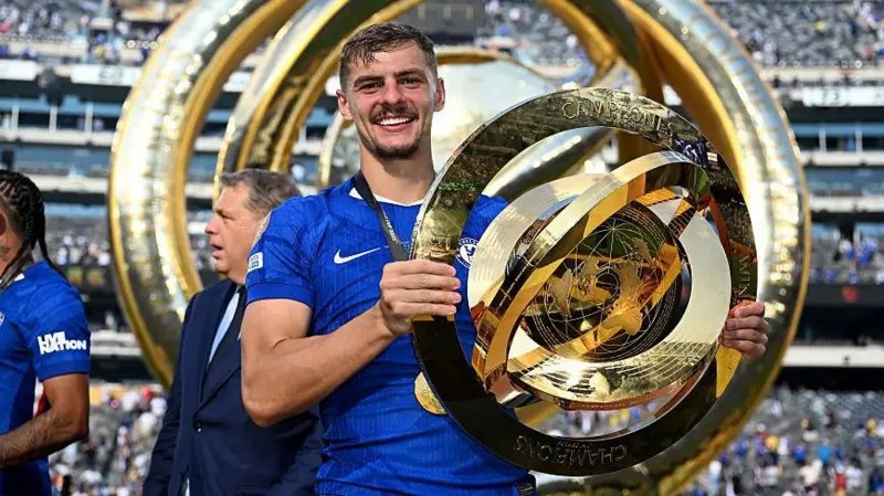 基爾南·德斯伯里-霍爾