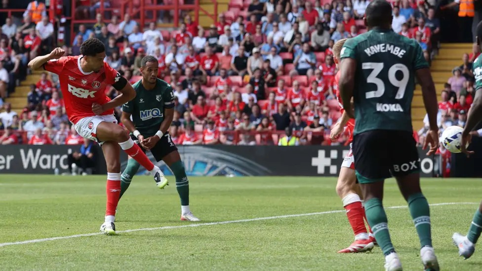 哈維·尼布斯在查爾頓競技隊的首秀中第11分鐘就進球