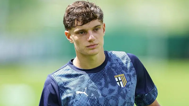 喬瓦尼·萊奧尼在帕多瓦開始職業(yè)生涯,在加盟帕爾馬之前還曾效力于桑普多利亞