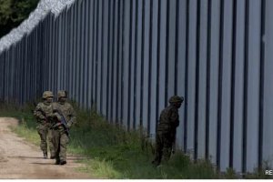 俄羅斯襲擊烏克蘭邊境后波蘭關閉機場并緊急出動戰