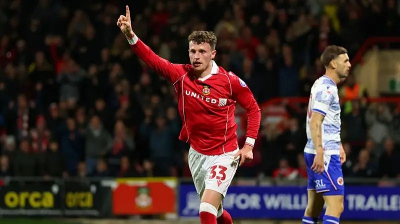 威爾士前鋒內(nèi)森&middot;布羅德黑德慶祝