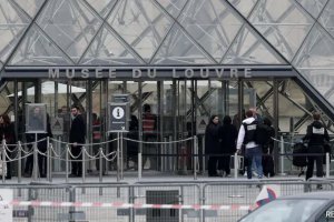 盧浮宮1.02億美元珠寶劫案