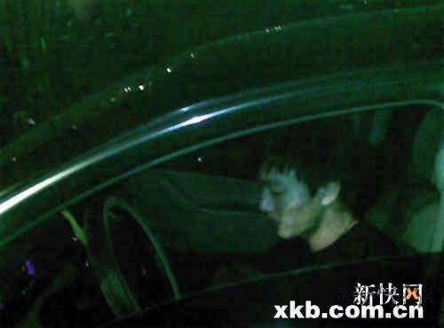 官二代男青年校園駕車撞死學生揚長而去(組圖)